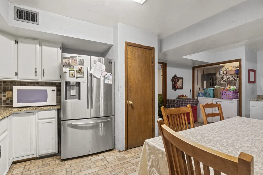 504 E 3rd Mt Pleasant, TX 75455