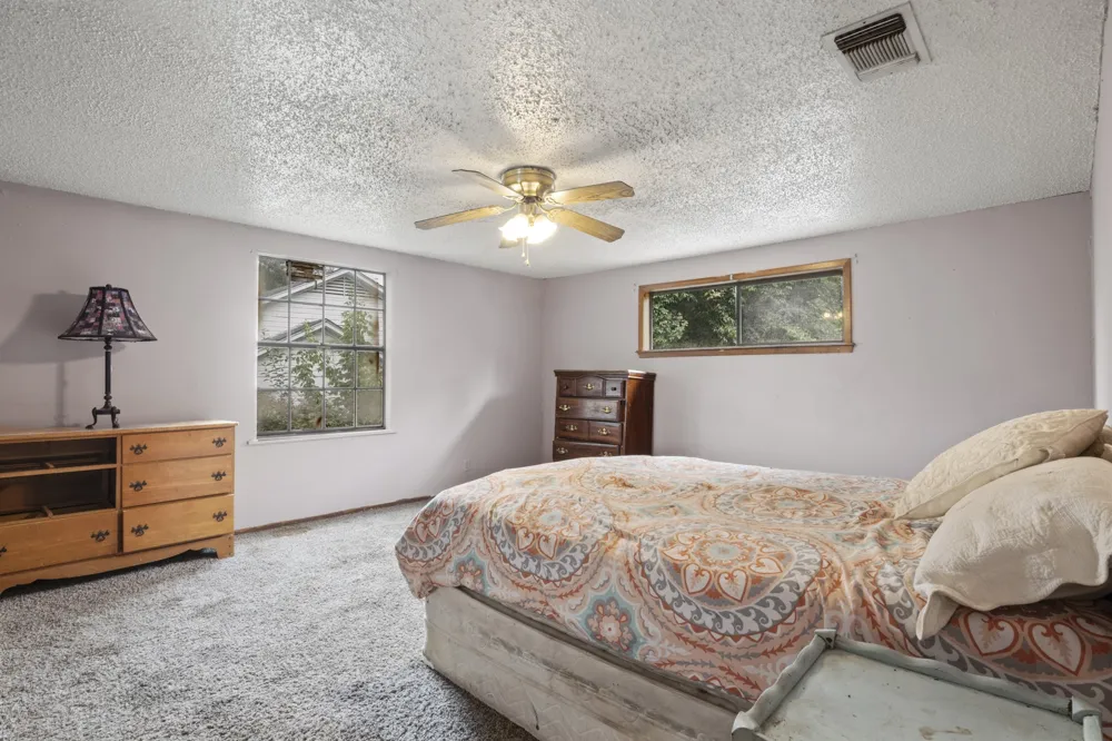 504 E 3rd Mt Pleasant, TX 75455