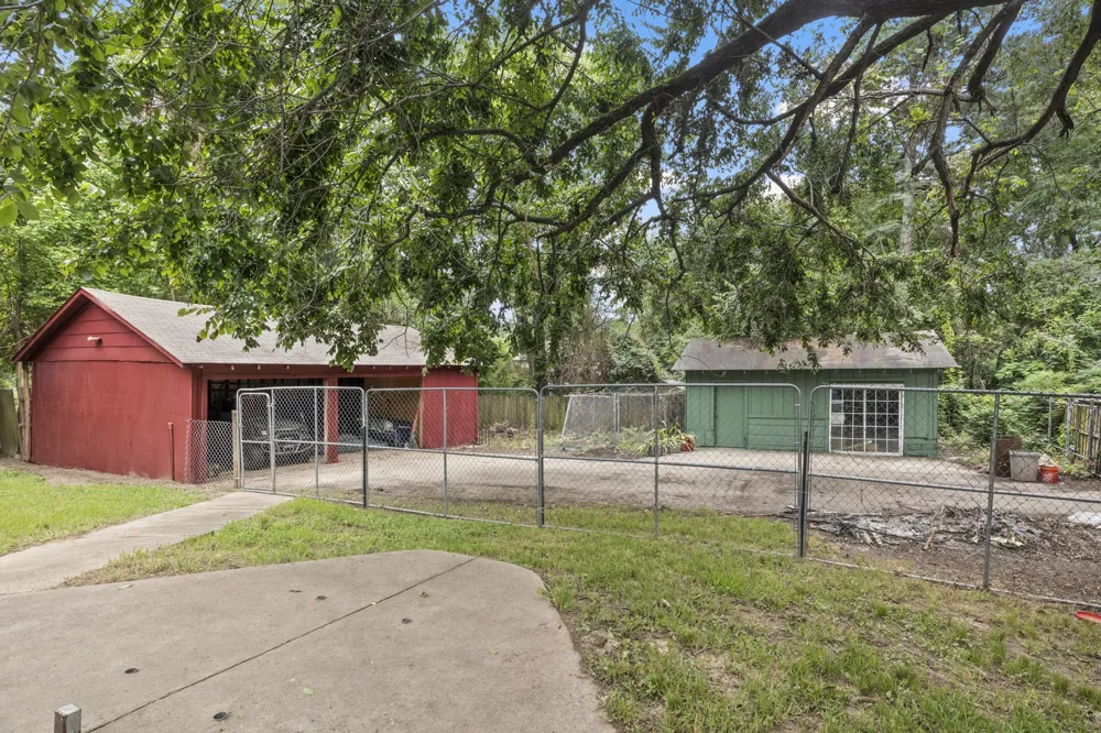 504 E 3rd Mt Pleasant, TX 75455
