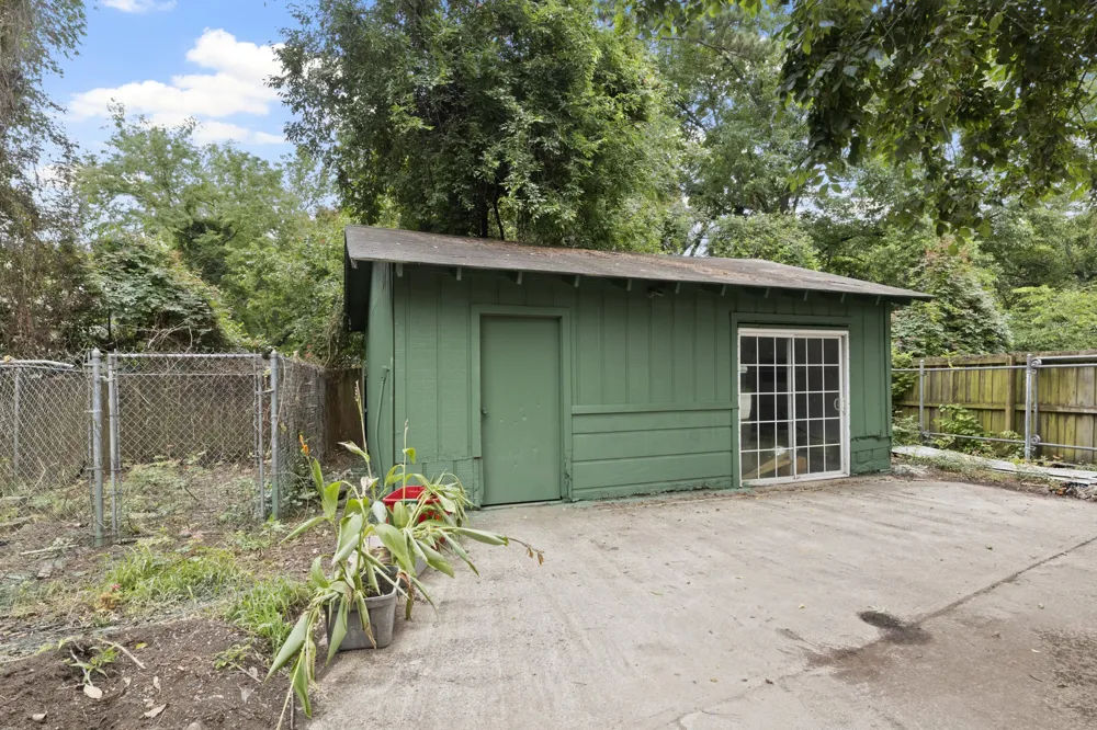 504 E 3rd Mt Pleasant, TX 75455