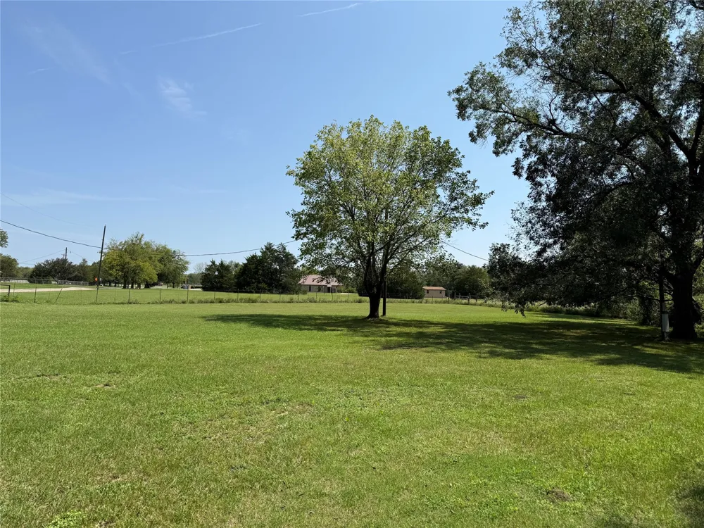 1049 Industrial Boulevard Point, TX 75472