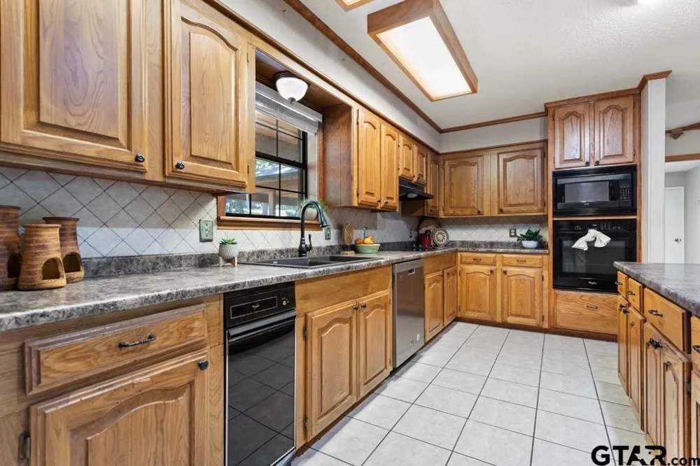 522 Woodside Drive Hideaway, TX 75771