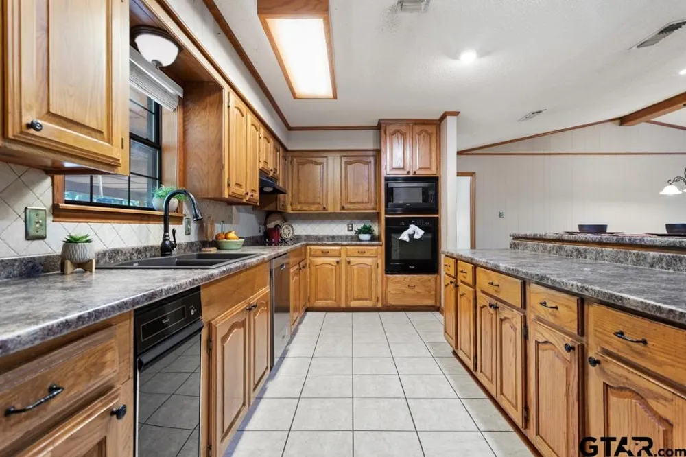 522 Woodside Drive Hideaway, TX 75771