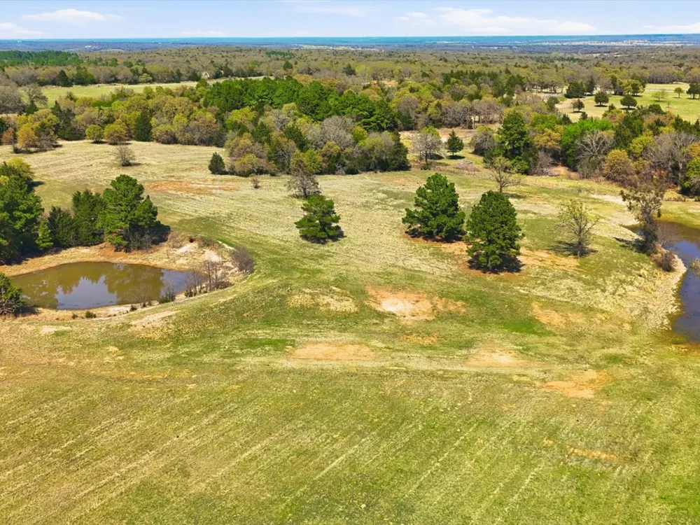 2548 County Road 2690 Alvord, TX 76225