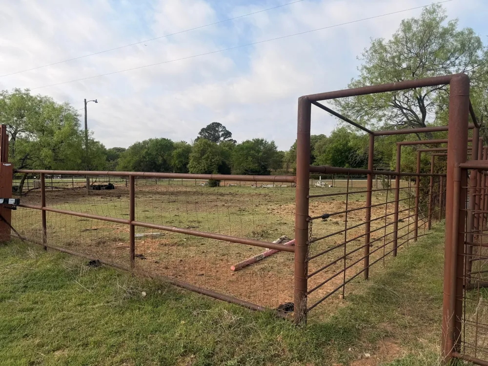 2548 County Road 2690 Alvord, TX 76225