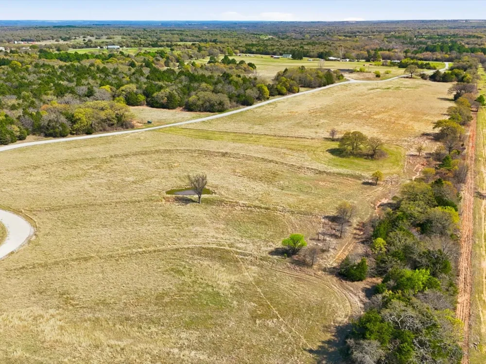 2548 County Road 2690 Alvord, TX 76225