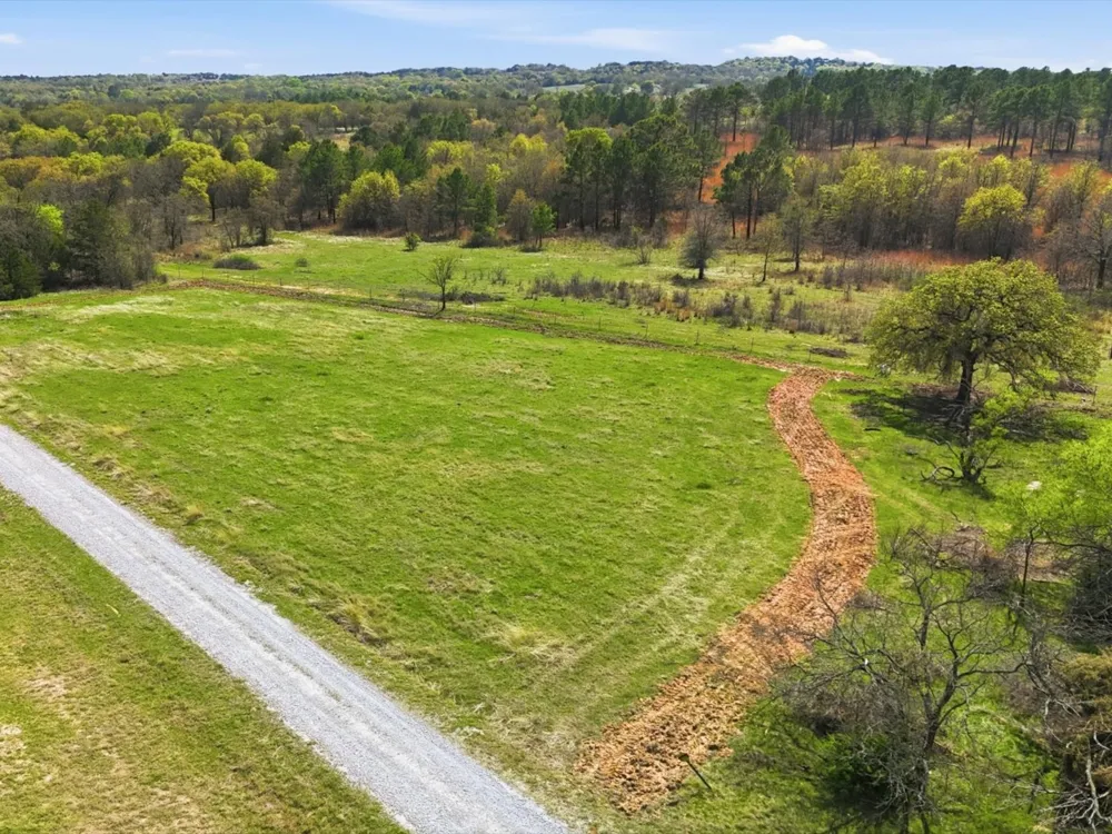 2548 County Road 2690 Alvord, TX 76225