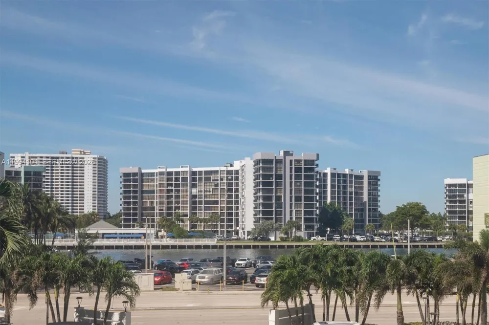 3505 S Ocean Dr #201 Hollywood, FL 33019