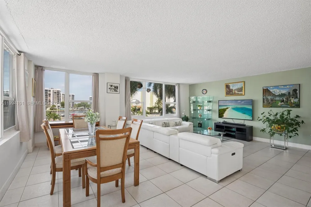 3505 S Ocean Dr #201 Hollywood, FL 33019