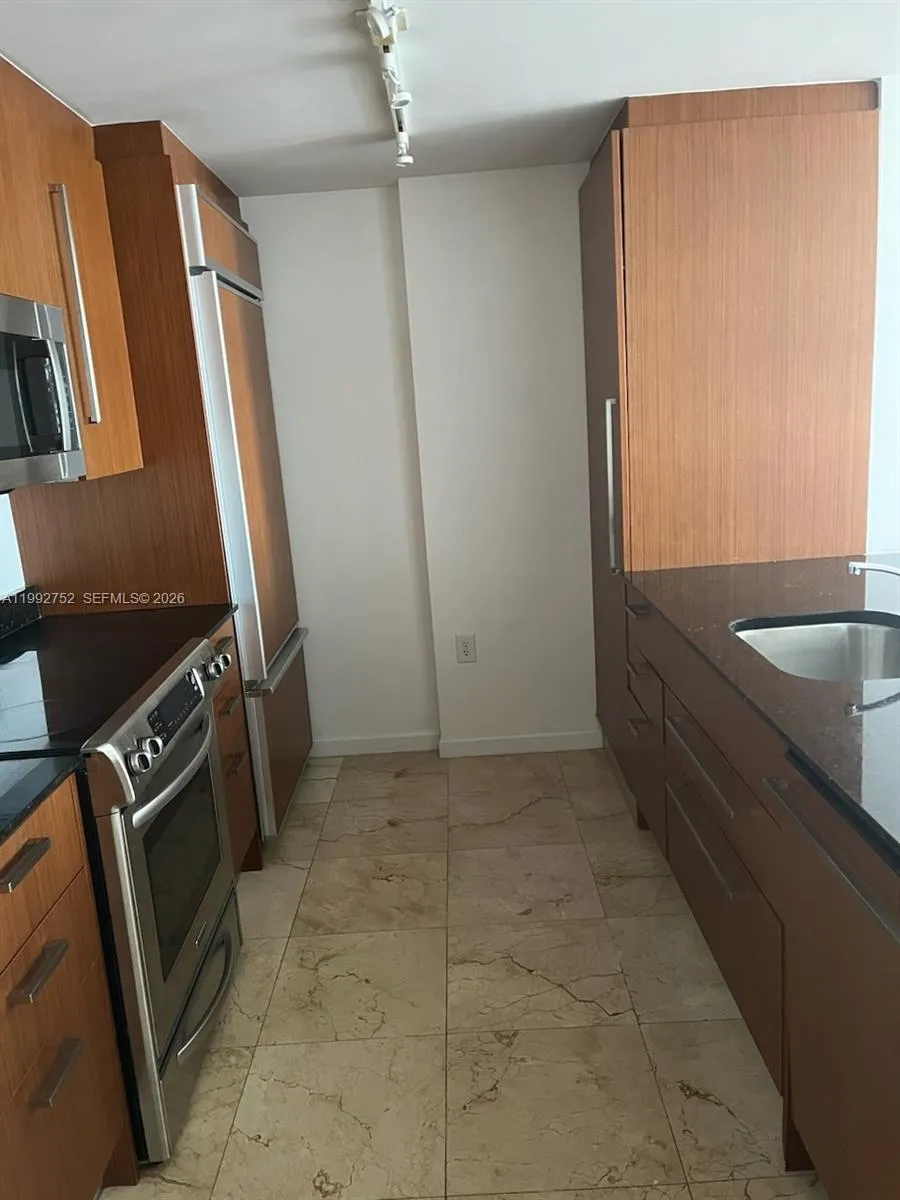 10275 Collins Ave #1107 Bal Harbour, FL 33154