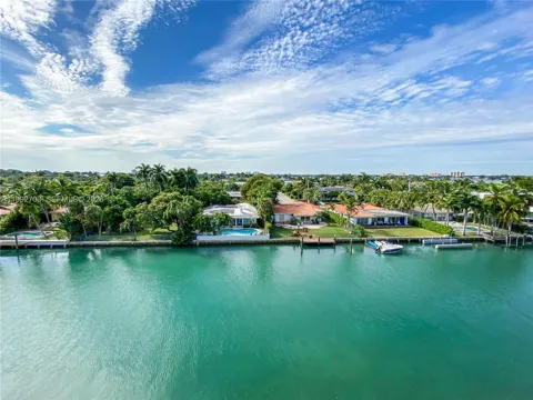 9800 W Bay Harbor Dr #602