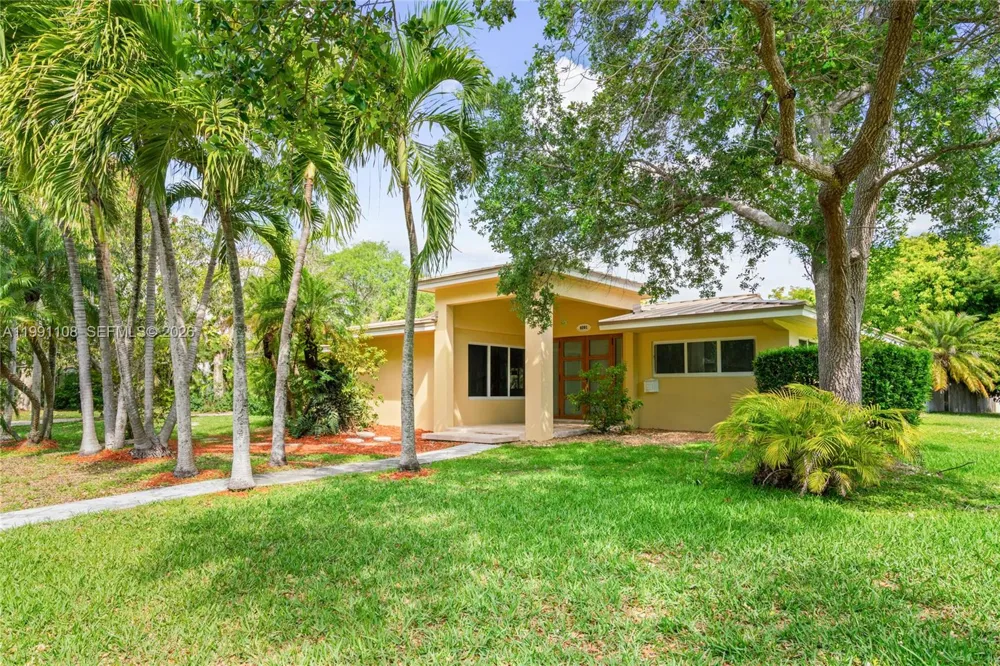 8201 SW 150th Dr Palmetto Bay, FL 33158