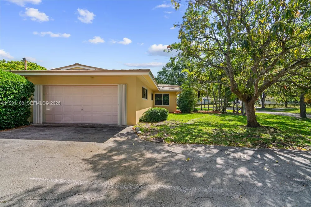 8201 SW 150th Dr Palmetto Bay, FL 33158