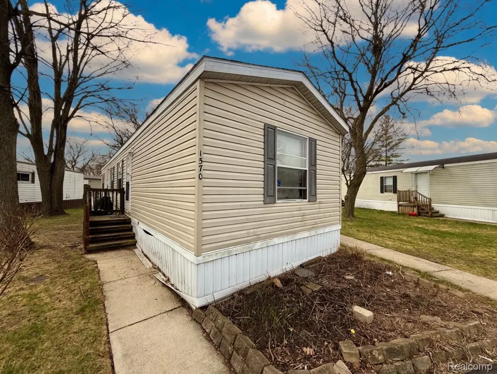 1570 Christine Ter Madison Heights City, MI 48071