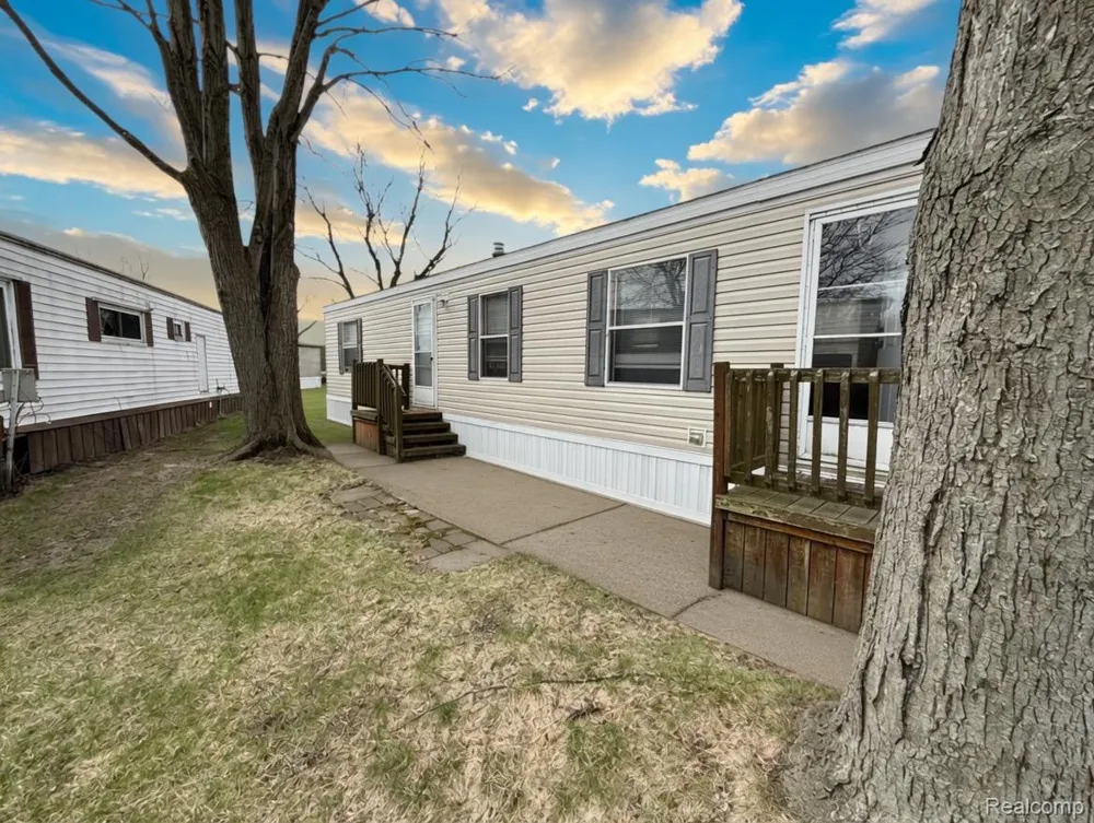 1570 Christine Ter Madison Heights City, MI 48071