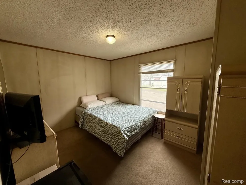 1570 Christine Ter Madison Heights City, MI 48071
