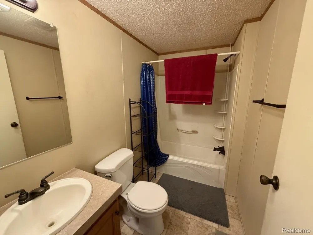 1570 Christine Ter Madison Heights City, MI 48071