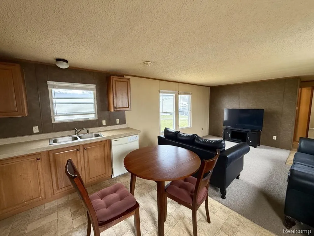 1570 Christine Ter Madison Heights City, MI 48071