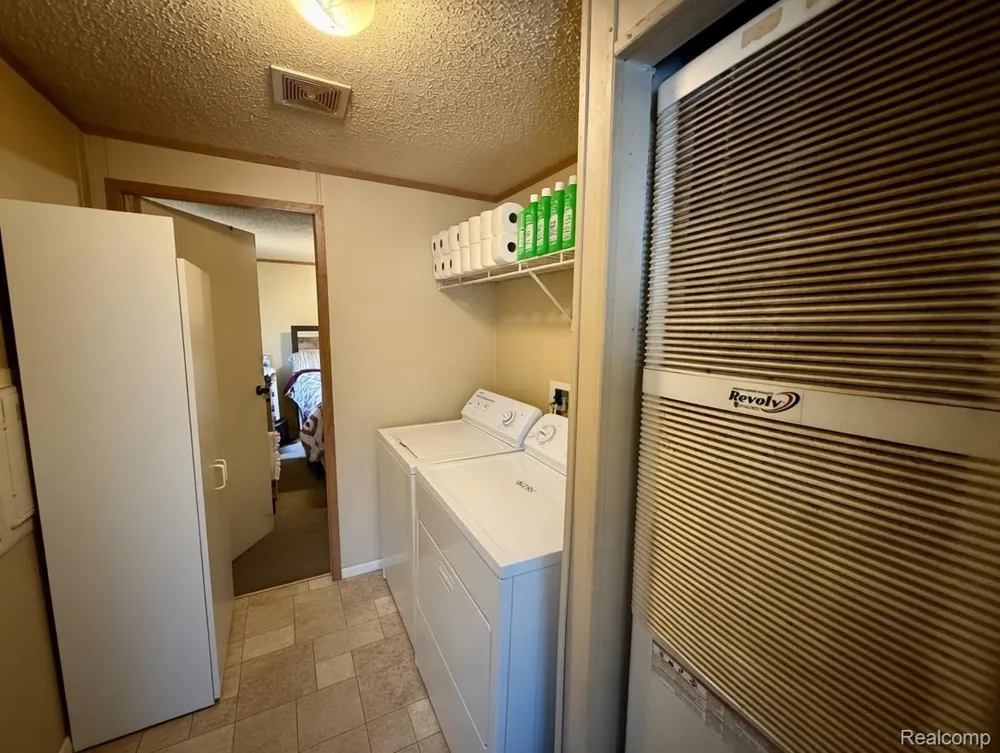 1570 Christine Ter Madison Heights City, MI 48071