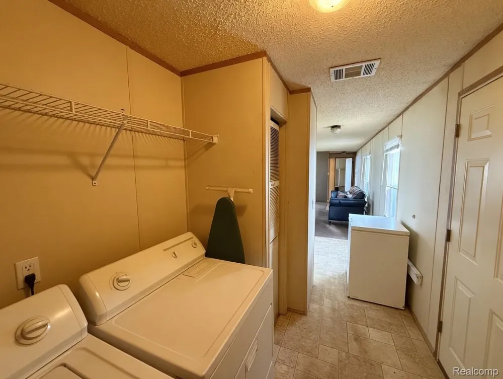 1570 Christine Ter Madison Heights City, MI 48071