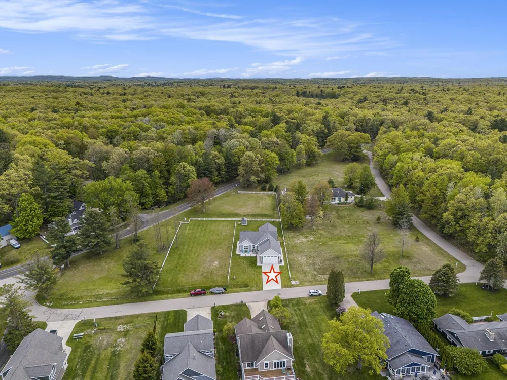 5407 W Sioux Road Pentwater Township, MI 49449
