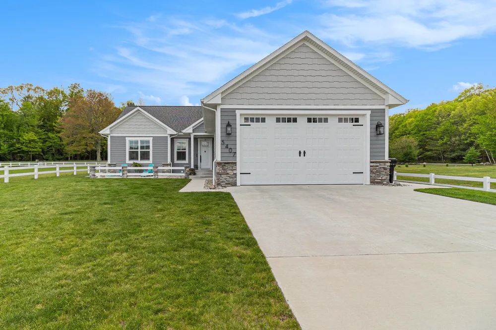 5407 W Sioux Road Pentwater Township, MI 49449