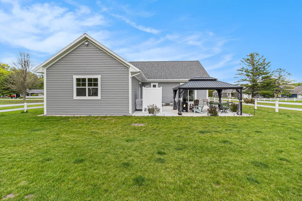 5407 W Sioux Road Pentwater Township, MI 49449