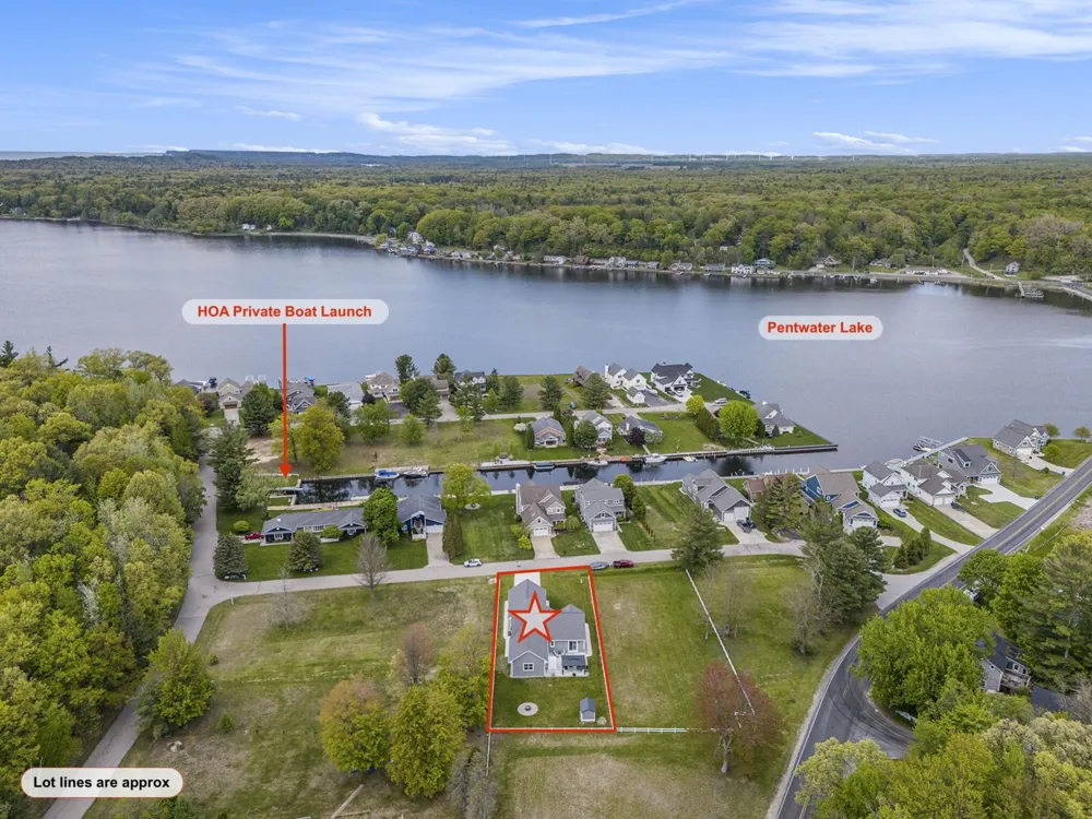 5407 W Sioux Road Pentwater Township, MI 49449