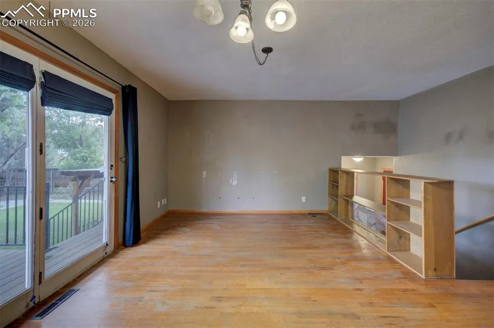 61 Louis Nelson Road Pueblo, CO 81001