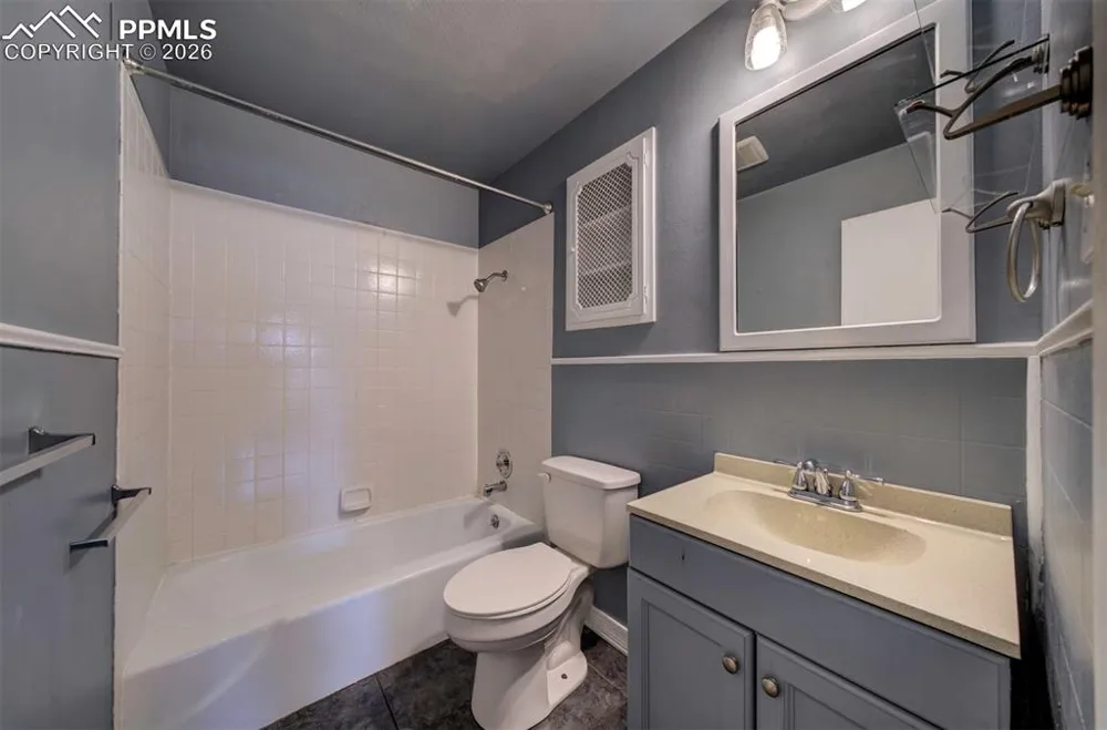 61 Louis Nelson Road Pueblo, CO 81001