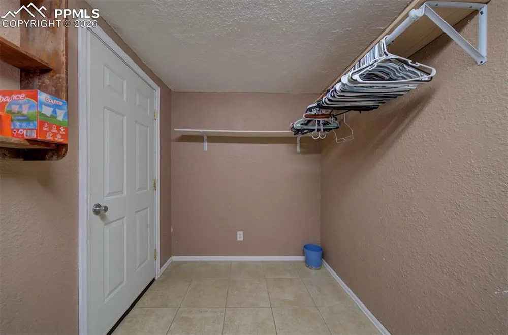 61 Louis Nelson Road Pueblo, CO 81001