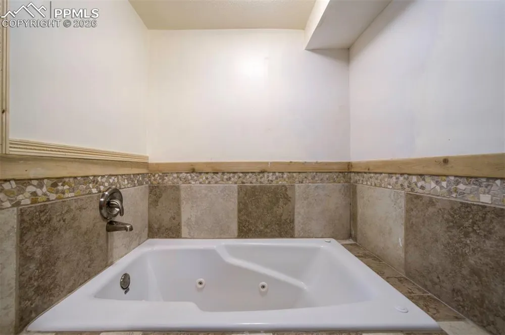 61 Louis Nelson Road Pueblo, CO 81001