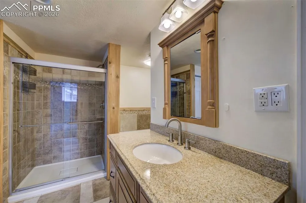 61 Louis Nelson Road Pueblo, CO 81001