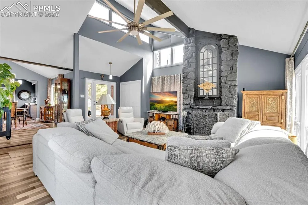 4500 Sentinel Rock Larkspur, CO 80118