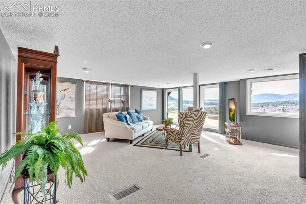 4500 Sentinel Rock Larkspur, CO 80118