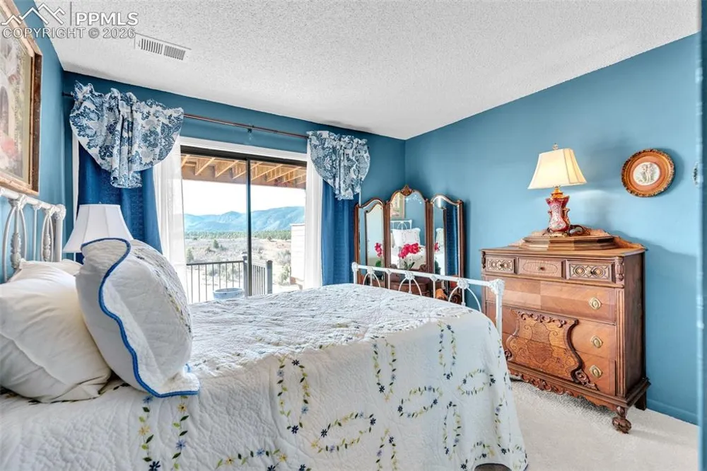 4500 Sentinel Rock Larkspur, CO 80118