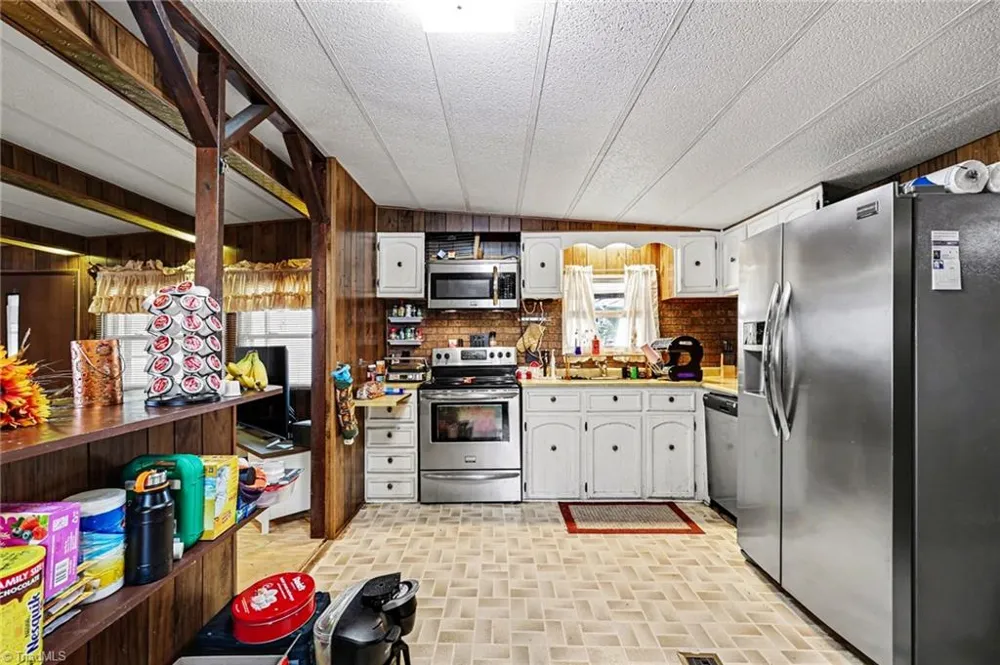 1817 Amostown Road Sandy Ridge, NC 27046