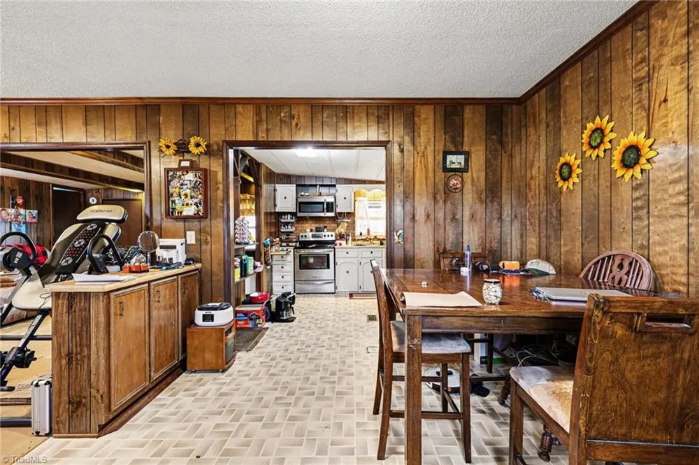 1817 Amostown Road Sandy Ridge, NC 27046