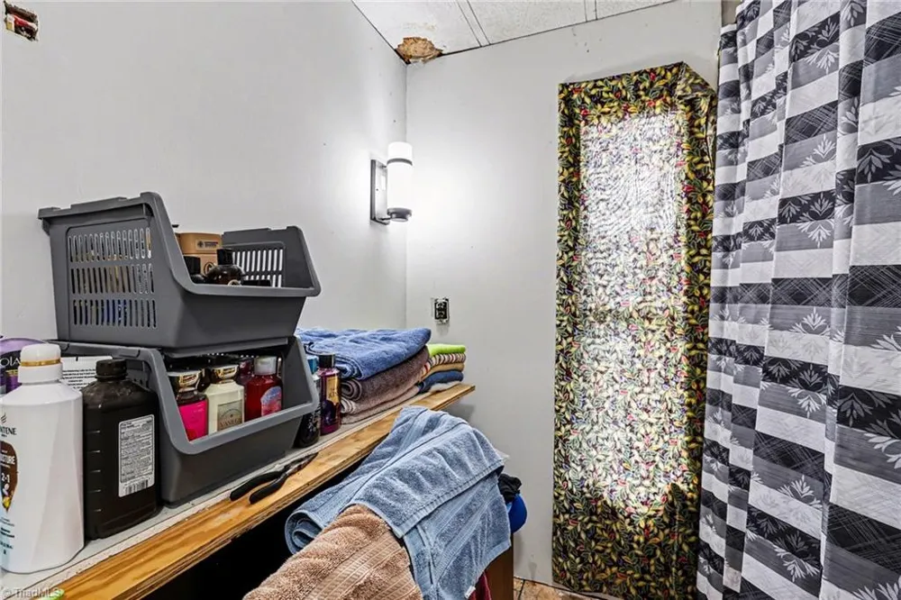 1817 Amostown Road Sandy Ridge, NC 27046