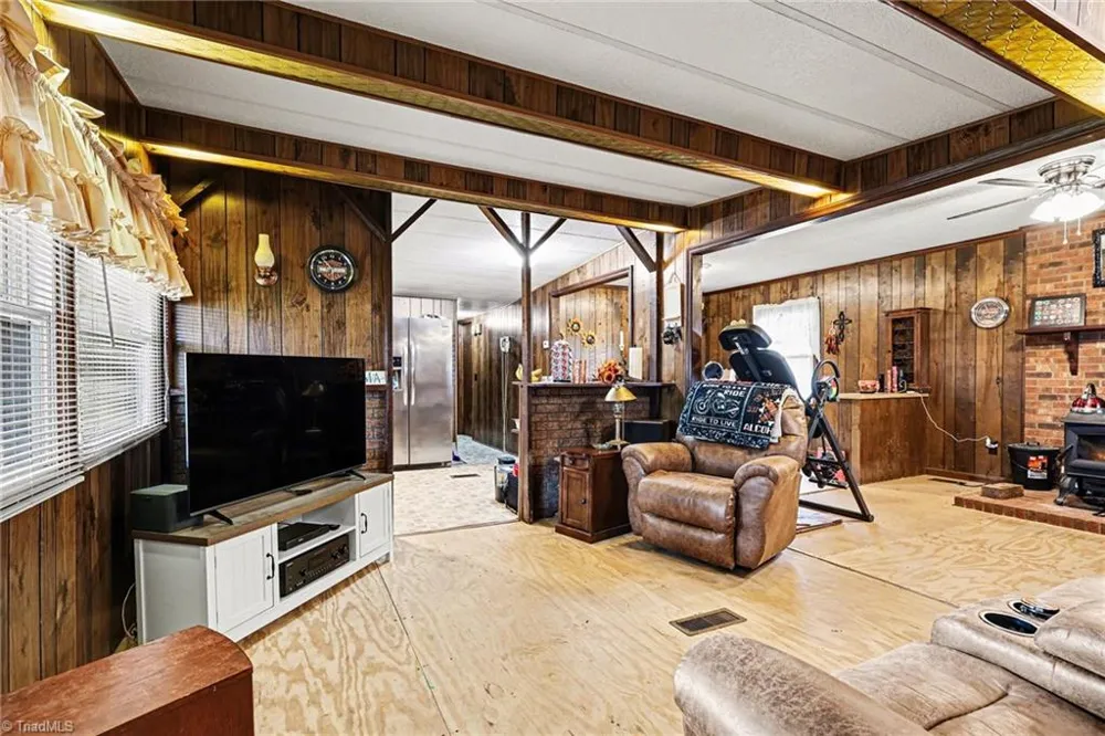 1817 Amostown Road Sandy Ridge, NC 27046