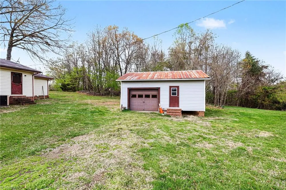 1817 Amostown Road Sandy Ridge, NC 27046
