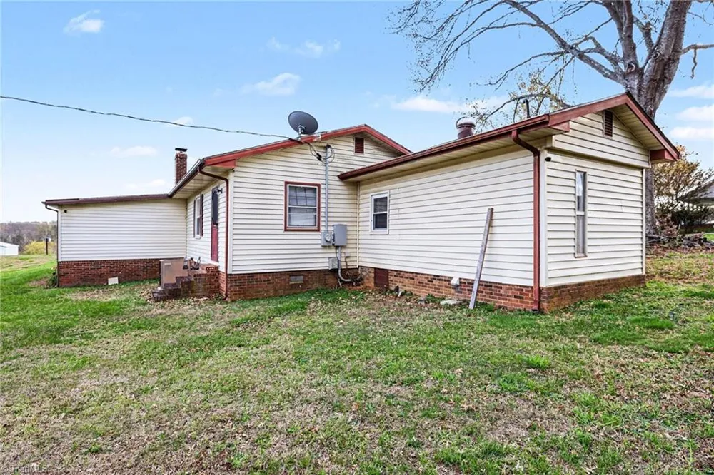 1817 Amostown Road Sandy Ridge, NC 27046