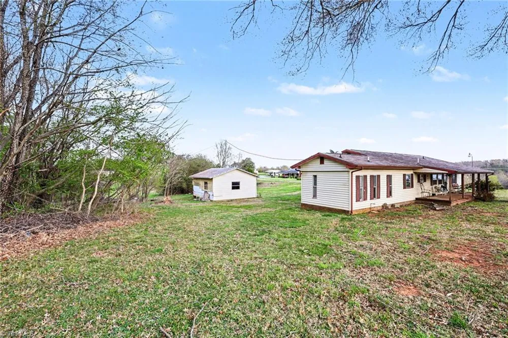 1817 Amostown Road Sandy Ridge, NC 27046