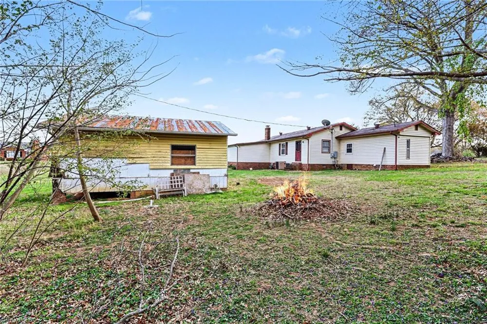 1817 Amostown Road Sandy Ridge, NC 27046