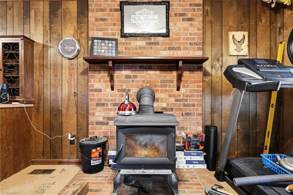 1817 Amostown Road Sandy Ridge, NC 27046