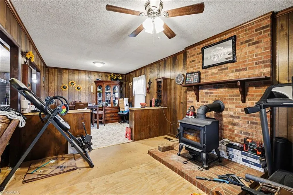 1817 Amostown Road Sandy Ridge, NC 27046