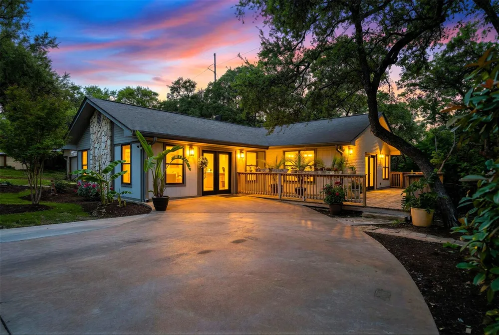 1217 Cr 132b Oak Springs Rd Kingsland, TX 78639