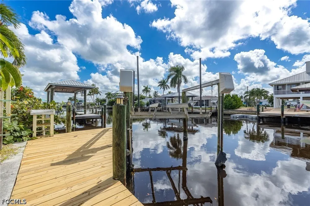 Geary Street Matlacha, FL 33993