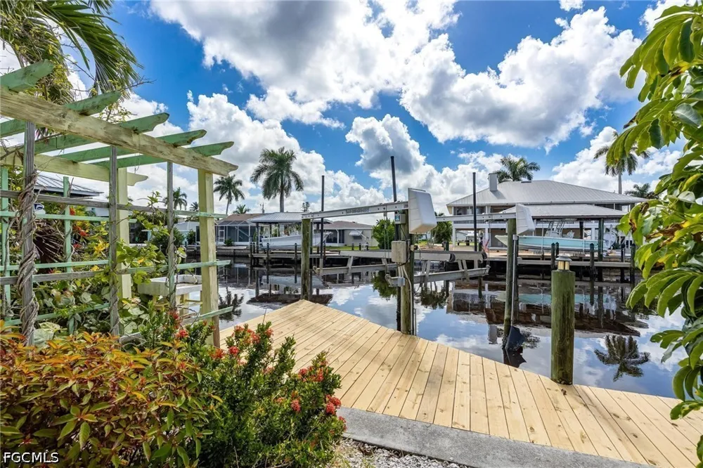 Geary Street Matlacha, FL 33993