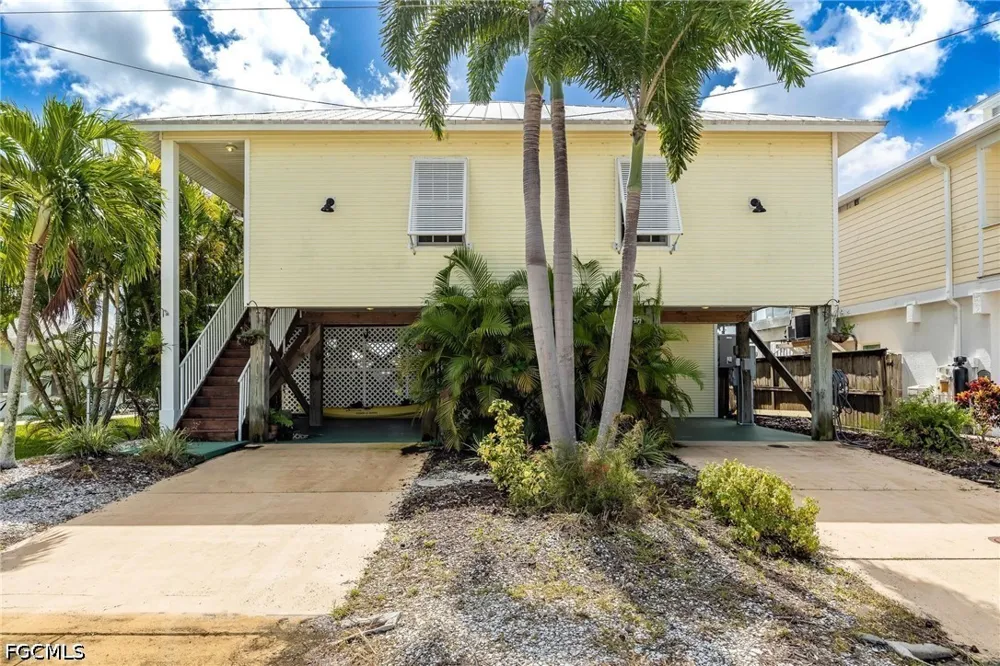 Geary Street Matlacha, FL 33993